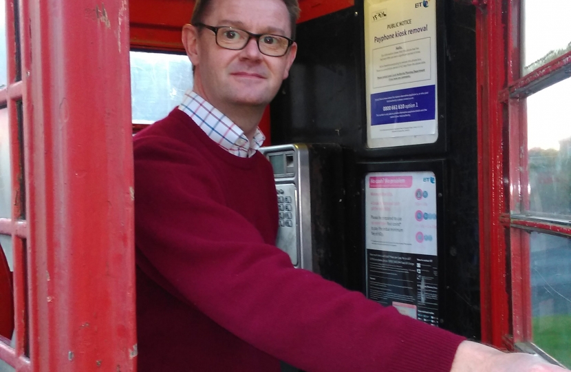 Councillor Nigel Jones calls for retention of Little Neston's iconic red telephone box